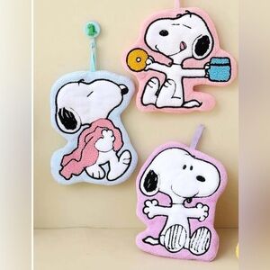 3 Peanuts Snoopy Happy Essentials Hand Towels